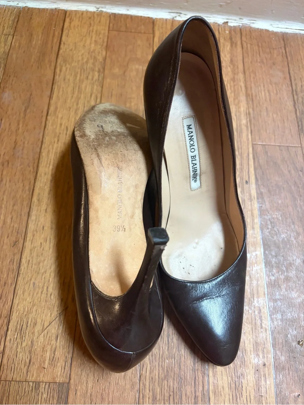 Manolo Blahnik sleek manolo